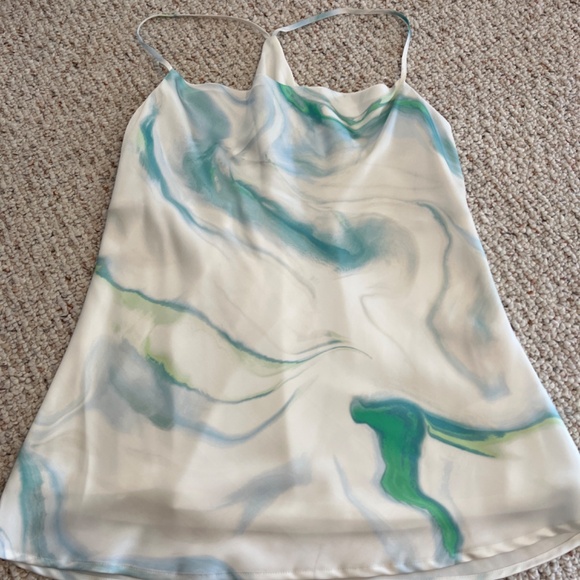 So pretty! NWT Express swirly pattern blouse, M - Picture 4 of 6